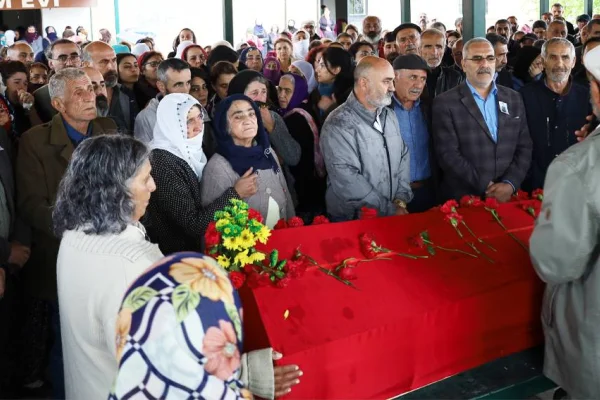 Tutsak Akdoğan defnedildi