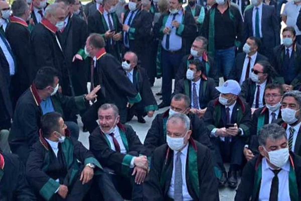 Seçim dönemini bitiriyor