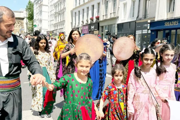 Paris’te Kurdistan rüzgarı