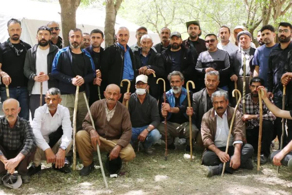 Bir gün defolup gidecekler