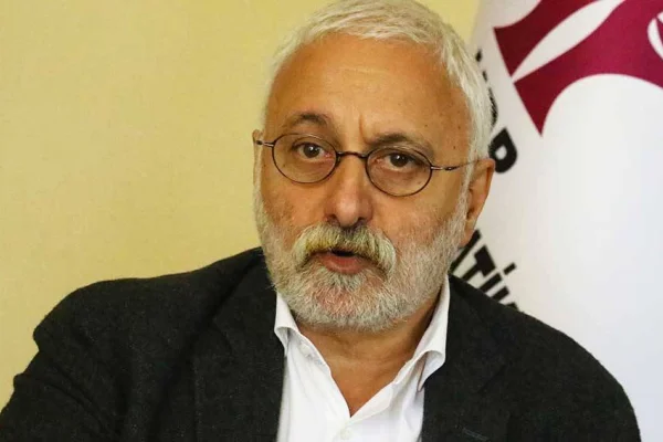 Bekleyerek değil mücadele ederek