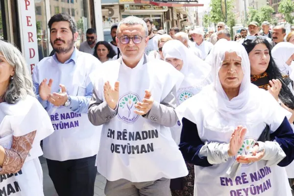 Kayyum politikası kumpastır