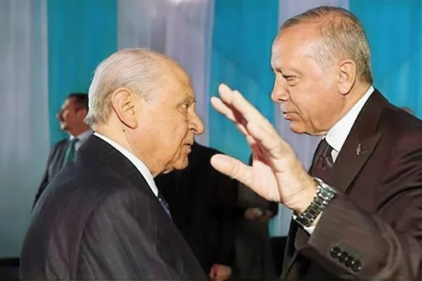 ΜΗΡ-ΑΚΡ: Αynılar aynı yerde