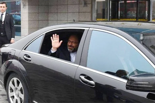 Erbaş'a hacıların parasıyla Audi