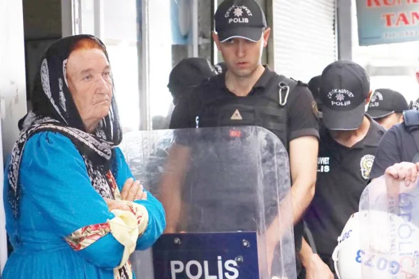 Sömürgeci Türk devletinin anayasasında Kürt’e yer açmak