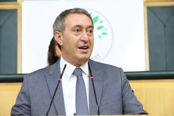 Ağıtlar Kürtçe olunca duyulmuyor