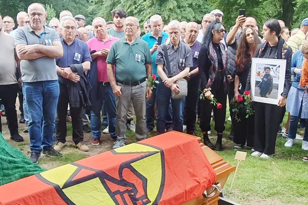 'Devrimcilerin Abisi’ şiirlerle uğurlandı