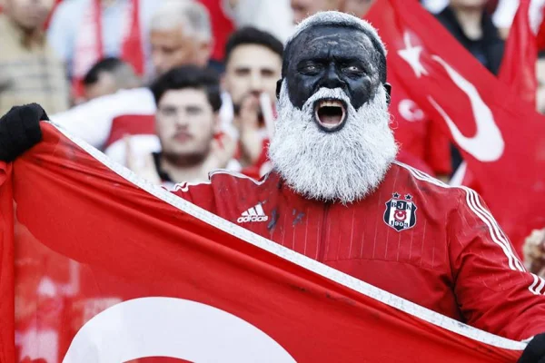Irkçılık ve faşizme karşı direnişi büyütmek