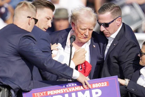 Trump kulağından vuruldu