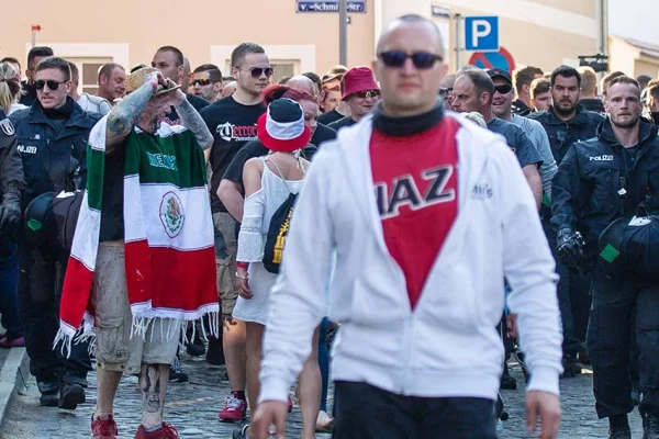 Neonazilerin silahlı antrenmanı