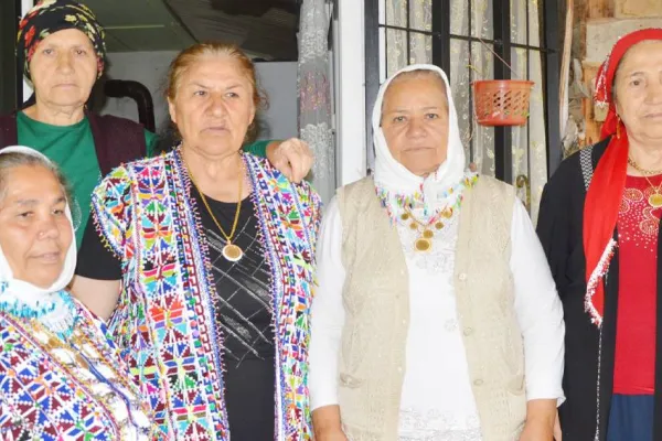 Cemevi yaptılar, yaylaya su getirdiler