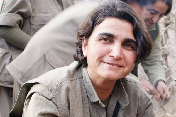 Gulan, bir nehir gibi aktı Kobanî’ye