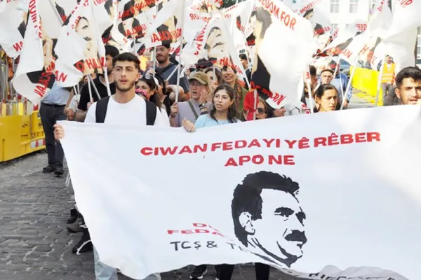 İşbirlikçilerin karşısında, gerillanın yanındayız