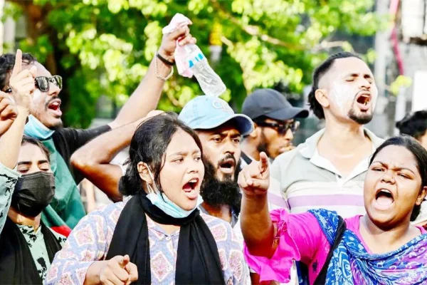Bangladeş’te vur emri: 114 ölü!