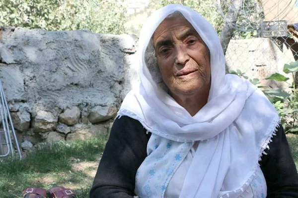 Tutsak oğlunu dört yıldır göremedi