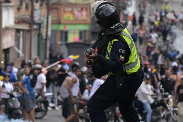 Venezuela’da seçim protestoları