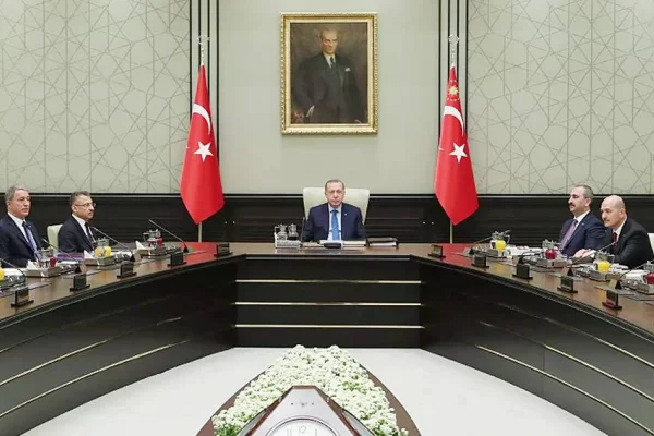 2013-2016: Devlet içi güç matrisi ve rota değişikliği