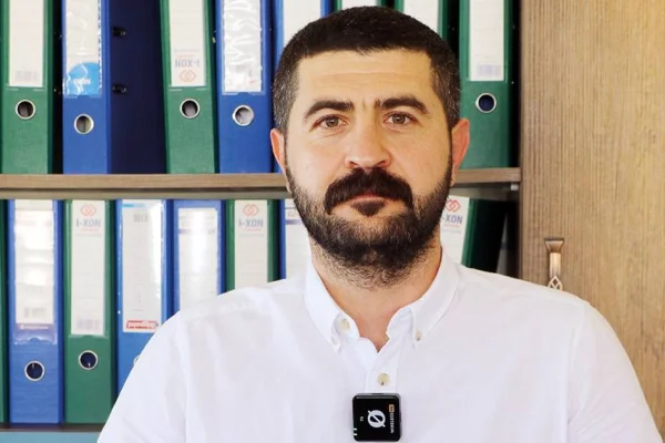 Demokrasi isteyenlerin tecride karşı sözü olmalı