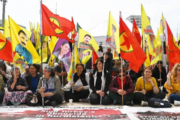 Oturma eylemleri başlıyor