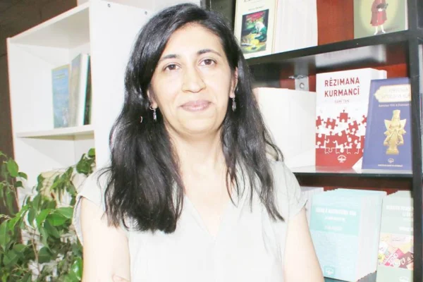 Yasağa karşı Kürtçe yaygınlaştırılmalı