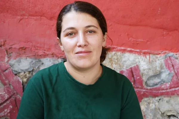 Doğduğu eve gidemiyor