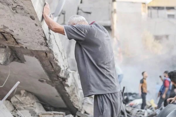 Gazze’de ölüm, Kahire'de görüşme!