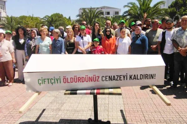 Çiftçinin tepkisi tarladan taştı