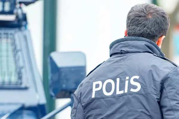 Yurt müdürünün odasında ajanlık