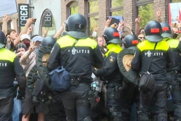 Polis grevi derbi iptal ettirdi