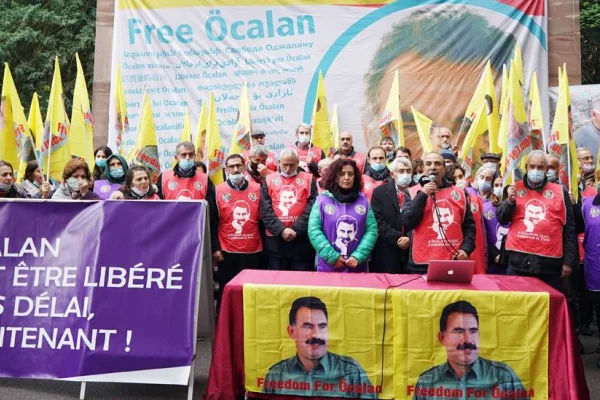 AK önünde bir aylık oturma eylemi başladı
