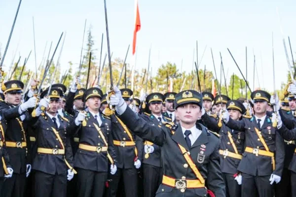 Halkın gündemine karşı provokasyon