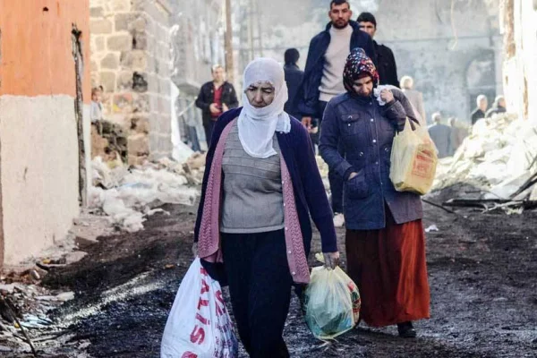 Renkli tabutlarla yapılan ölüm güzellemesi