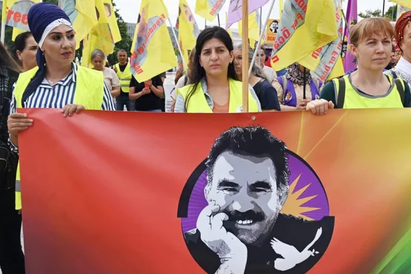 TJK-E, Öcalan için alanlardan ayrılmayacak
