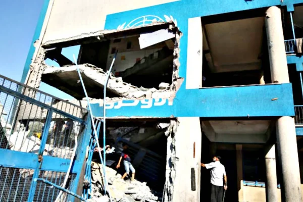 BM okulu bombalandı: 18 ölü