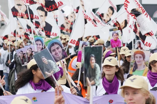 Gençler Öcalan için yürüyor