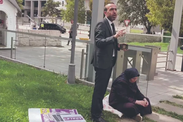 Şenyaşar, Meclis'te engellendi