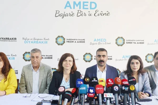 Ankara, Amed'i engellemekle meşgul