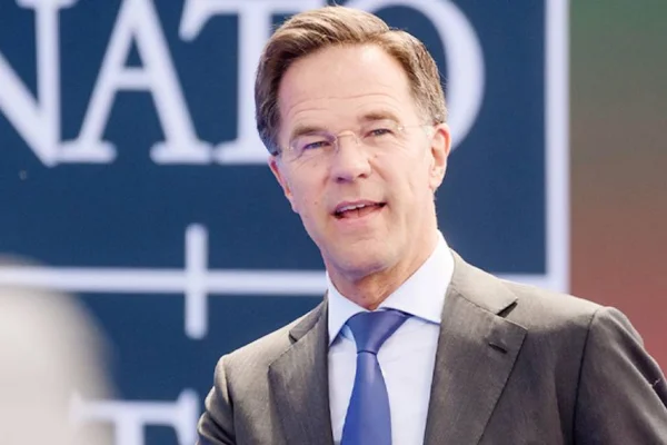 Rutte NATO’nun başına geçti