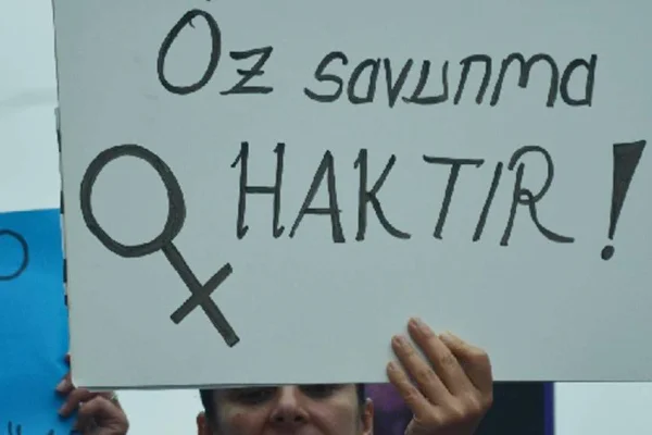 Buradayız, hiçbir yere gitmiyoruz!
