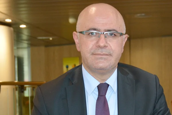 Tehlike ve fırsat iç içe