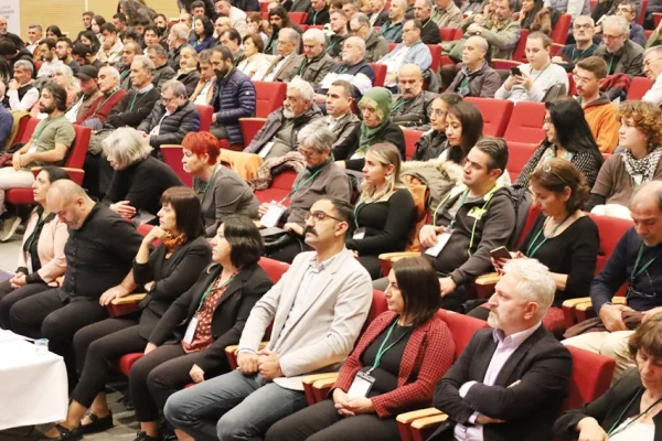Direnerek büyüyen HDK zamanı