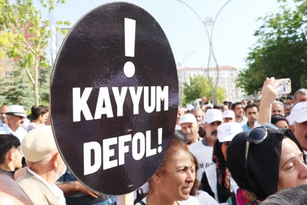 Kayyum taşınmazları satıyor