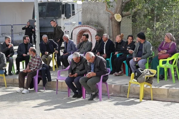 Bir kişi de kalsa Xelfetî'yi savunur