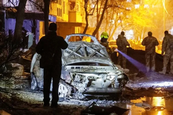 Droneler iki başkenti vurdu