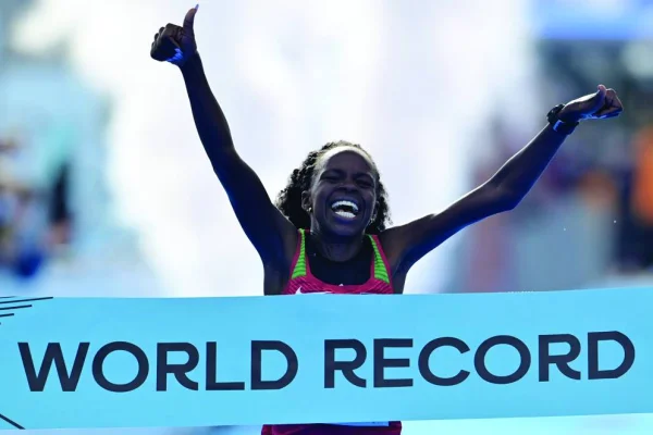 Yarı maratonda dünya rekoru kırdı