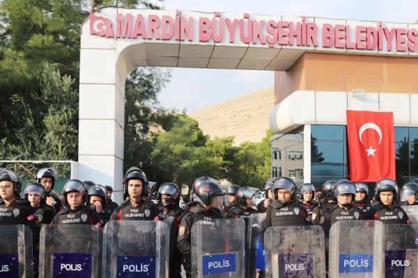 Mêrdîn'deki kayyum işgali uzatıldı