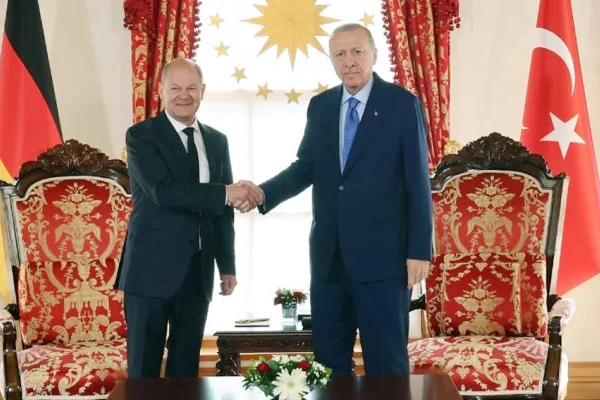 Scholz’dan gider ayak, Kürt düşmanlığı