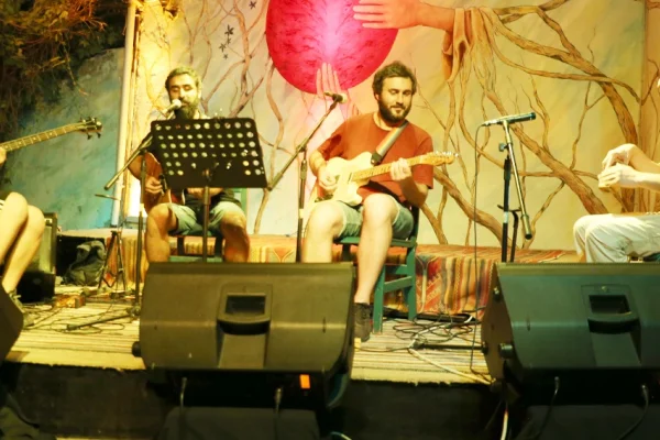 Anonimliğin peşinde bir grup: Bandor