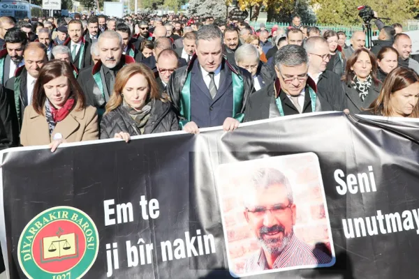 Tahir Elçi anıldı