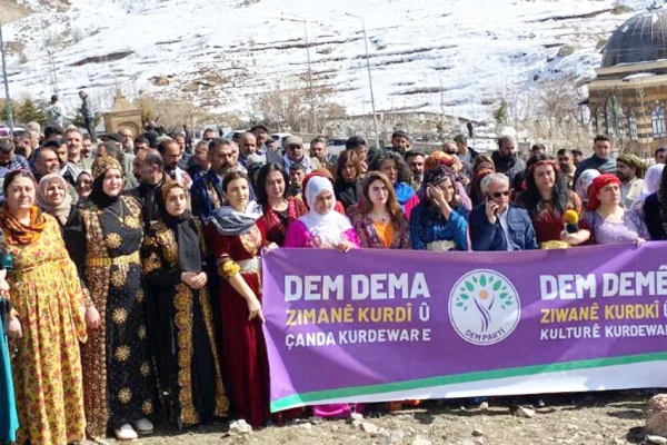 25 kentte dil için aktif komisyon